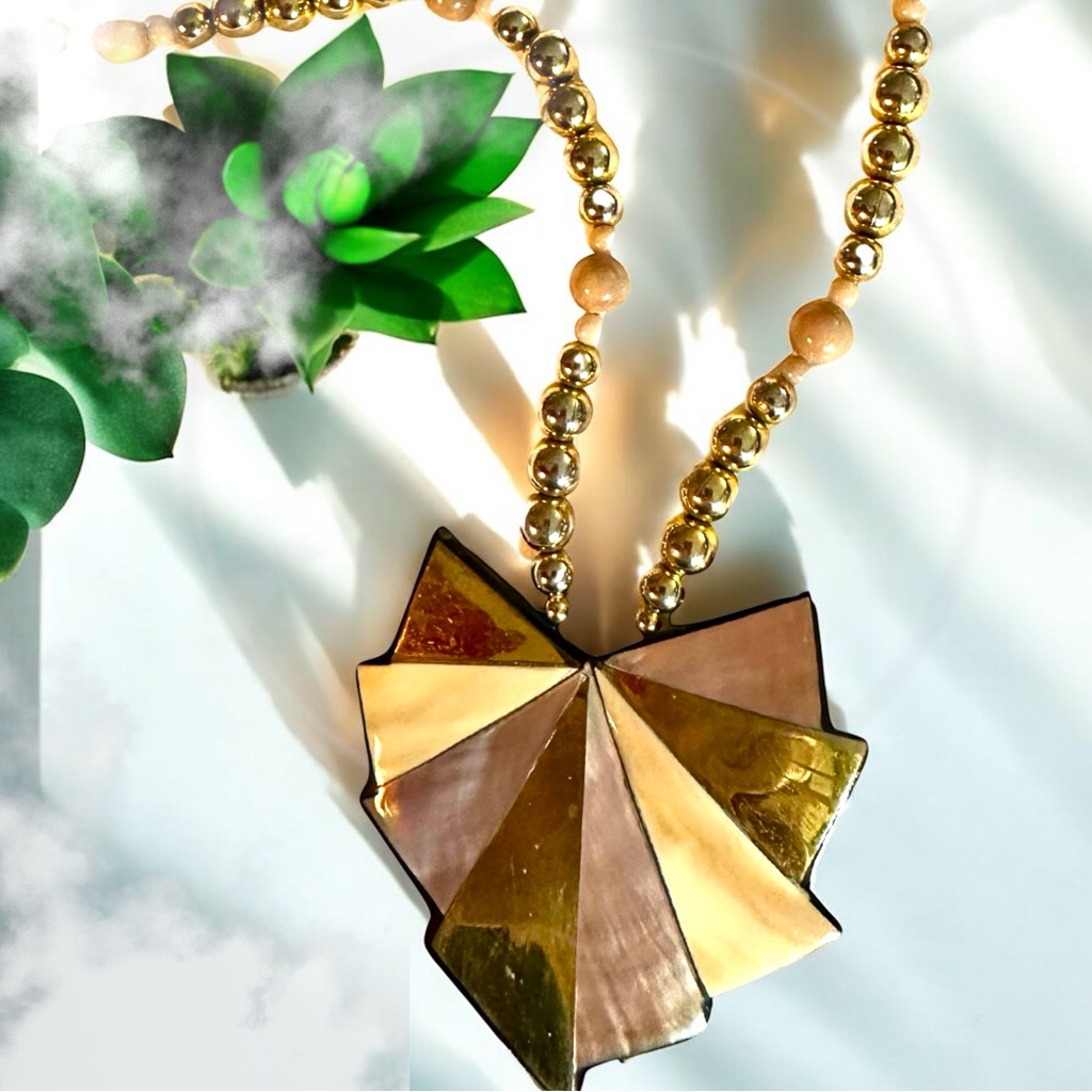 Vintage Karla Jordan Pendant Necklace Mother Of Pearl Rare Unique Fan Design
